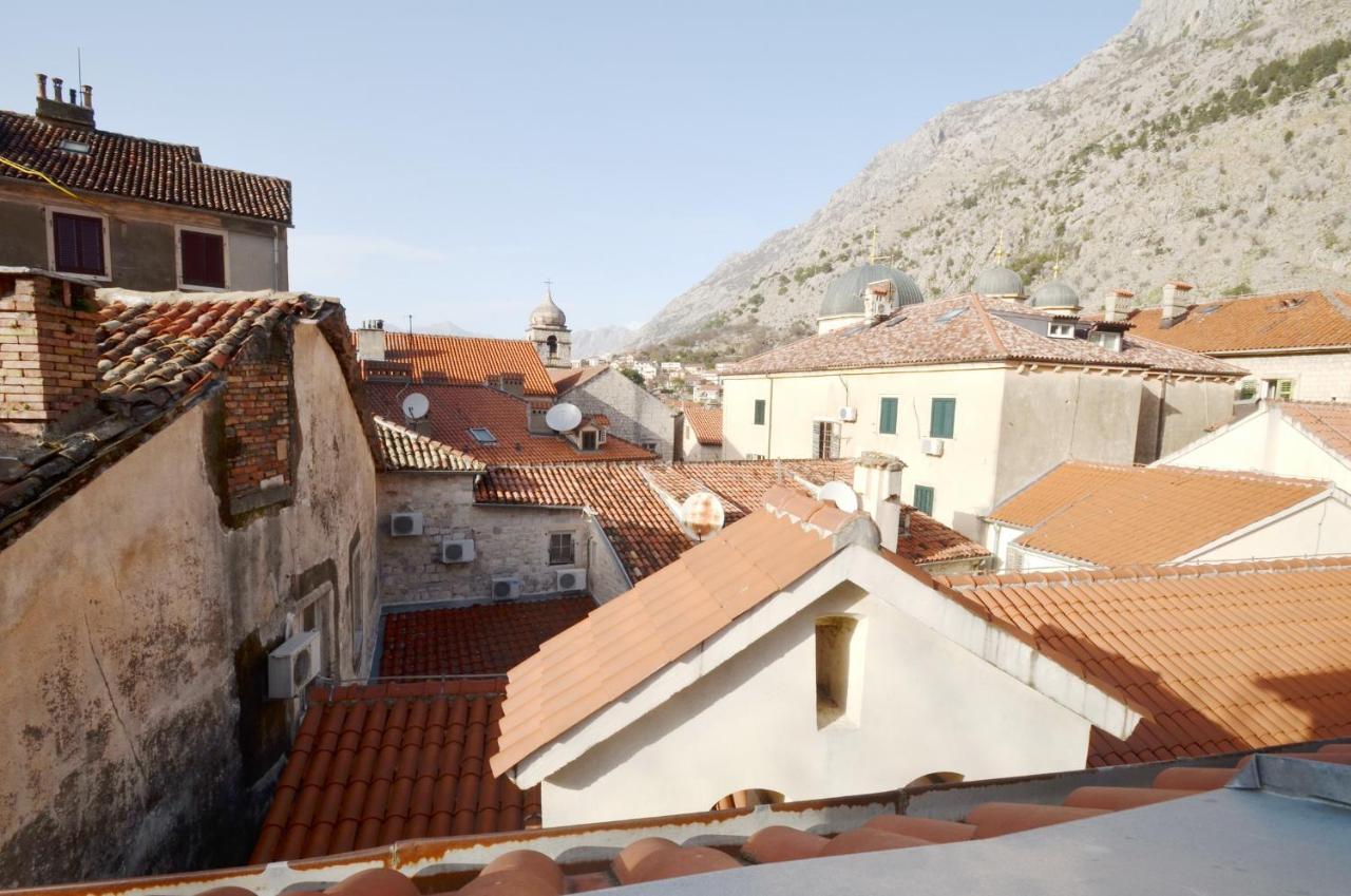 Old Town Central Kotor Luaran gambar
